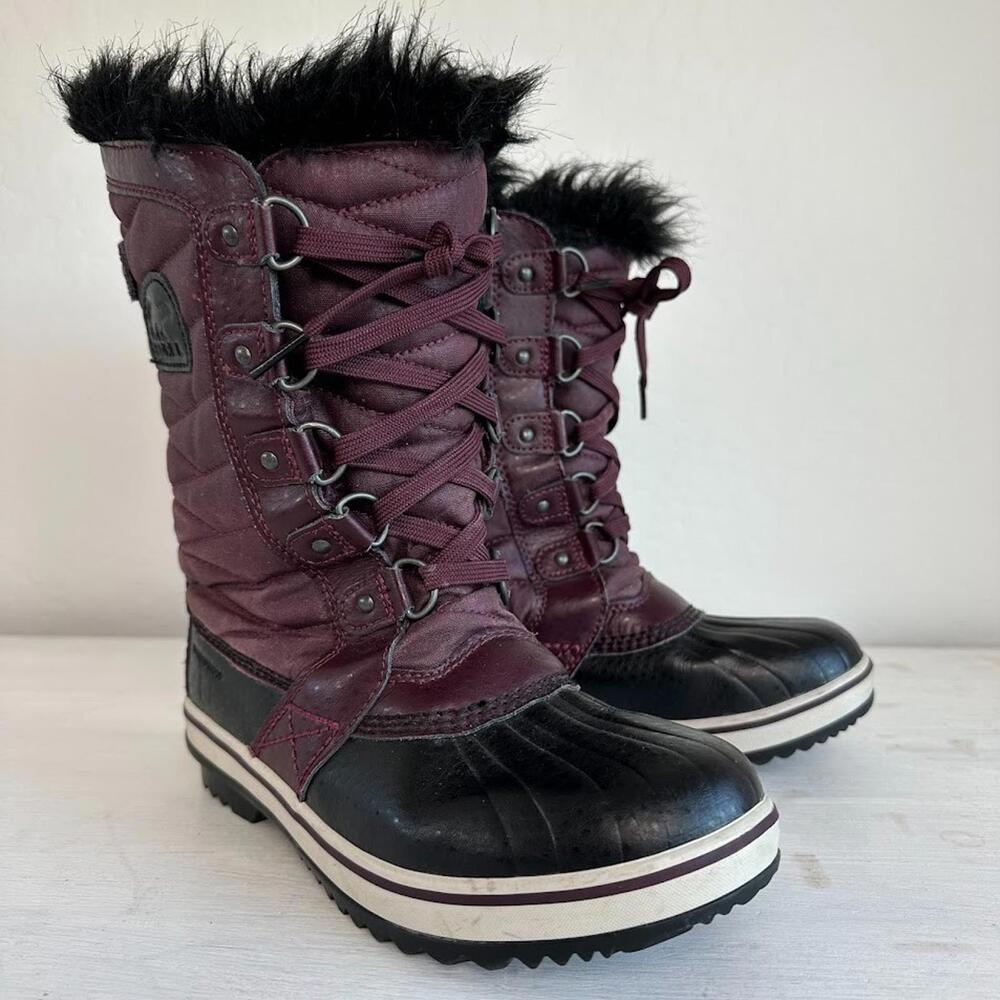 Sorel Snow Boots JOAN OF ARCTIC Waterproof Purple Black Faux Fur Lace Up Women 4